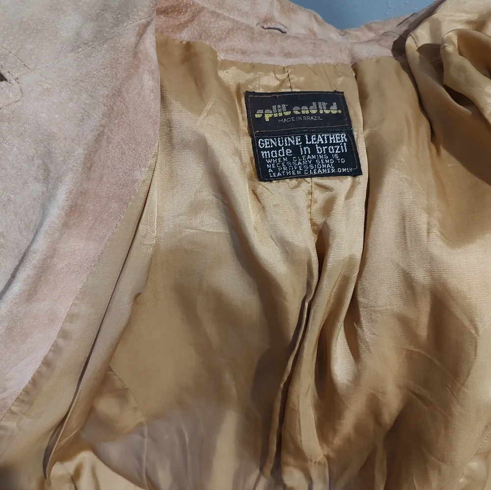 CLEARANCE!! Vintage Suede Blazer - Picture 8 of 13
